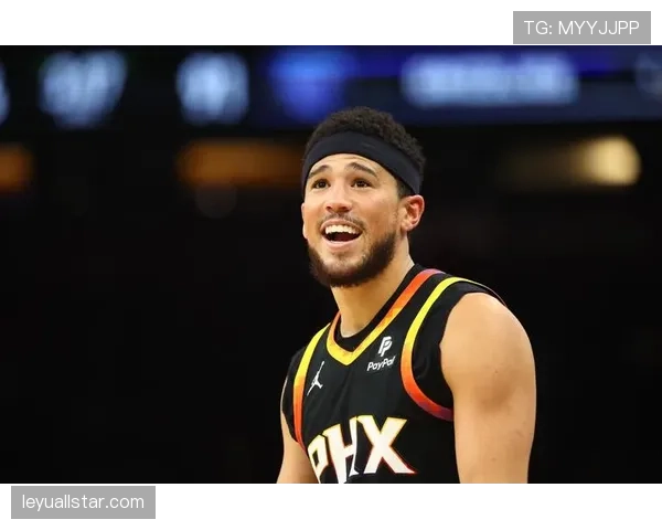 太阳胜国王：布克高效发挥背后的战术执行力