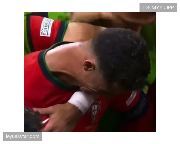 点球决胜后，曼联门将扑救瞬间成为社交媒体热点