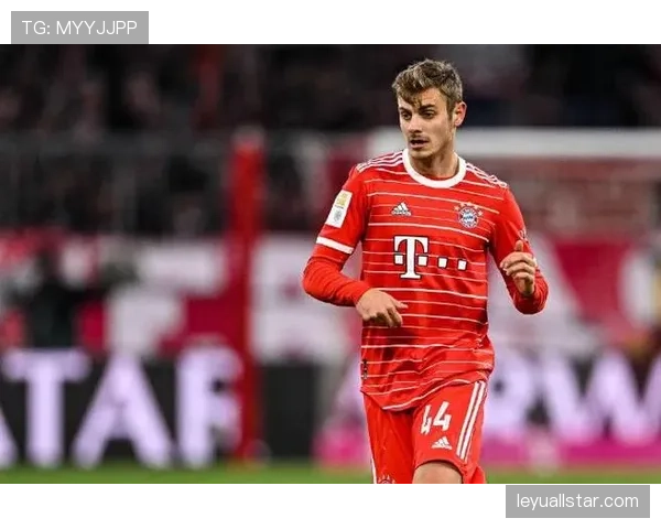 SPORT1战术板:解析斯图加特高位逼抢的三大弱点 SPORT1战术板:解析斯图加特高位逼抢的三大弱点